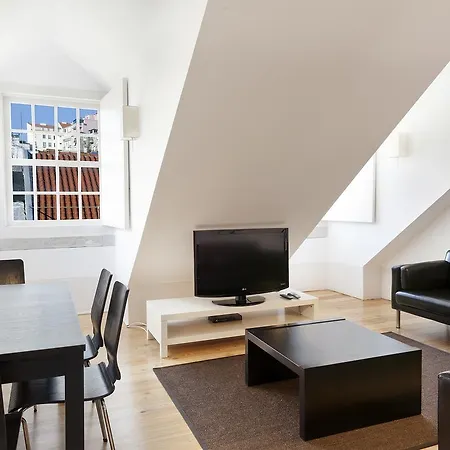 Freedom Serviced - Cais Do Sodre *