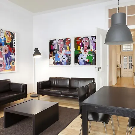 Freedom Serviced - Cais Do Sodre * Lisbon