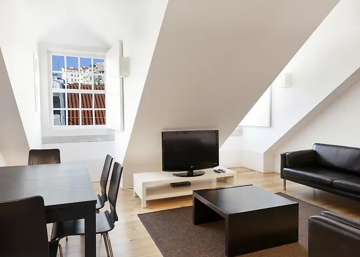 Freedom Serviced - Cais Do Sodre *