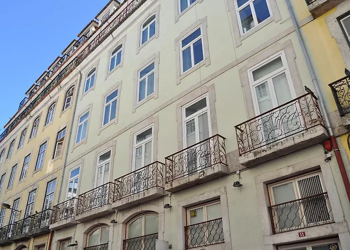 Freedom Serviced - Cais Do Sodre