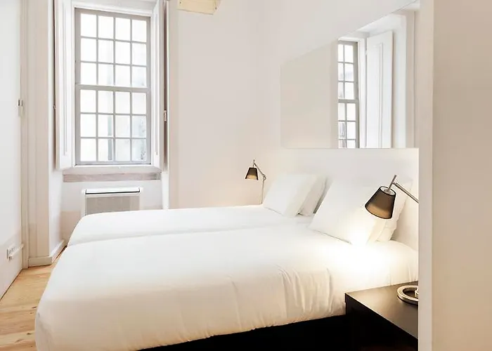 Freedom Serviced - Cais Do Sodre