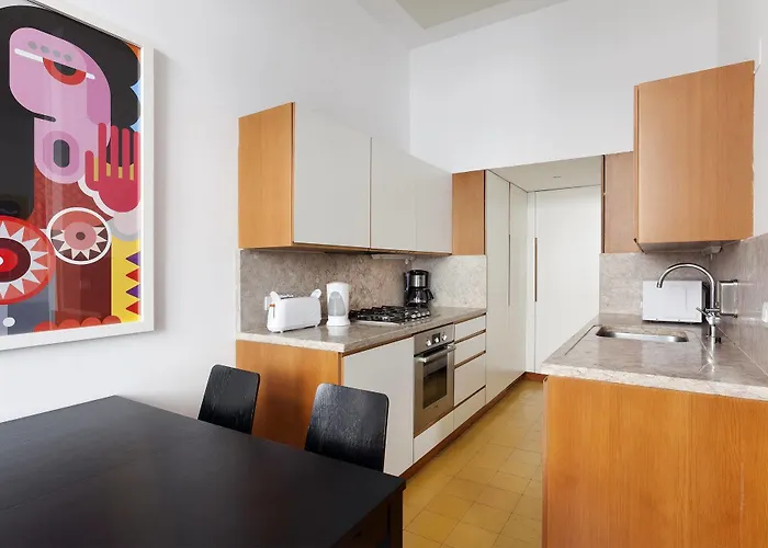 Freedom Serviced - Cais Do Sodre