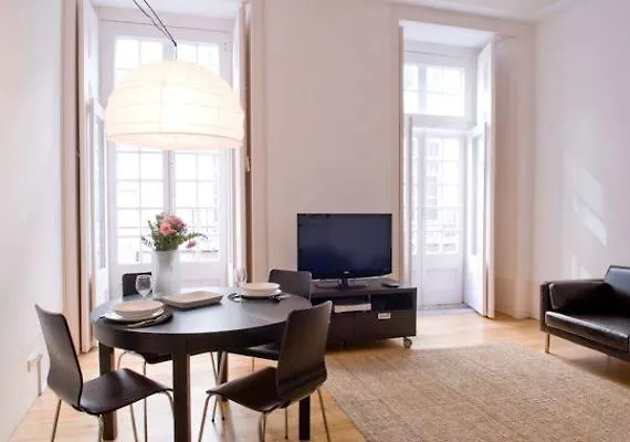 Freedom Serviced - Cais Do Sodre *