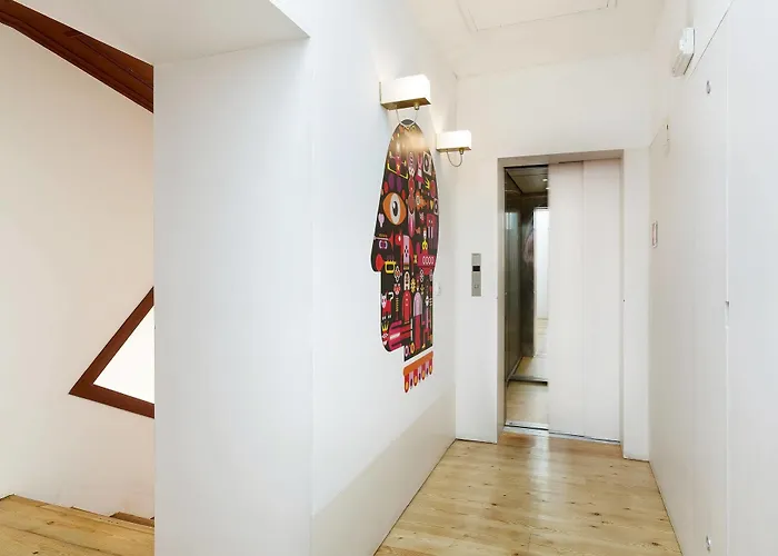 Freedom Serviced - Cais Do Sodre