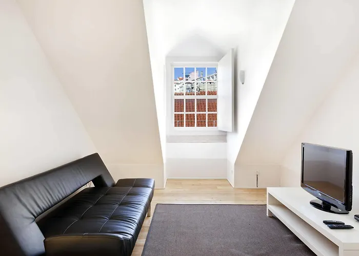 Freedom Serviced - Cais Do Sodre