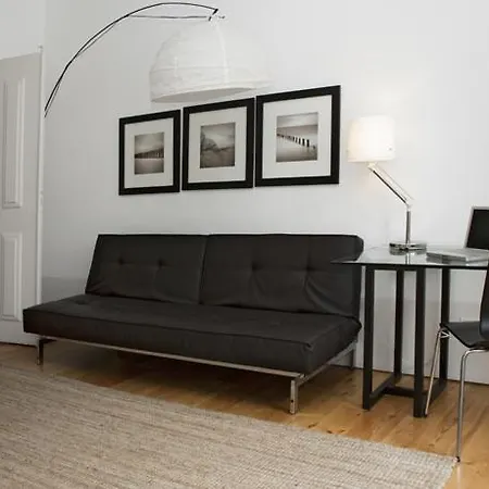 Freedom Serviced - Cais Do Sodre Lisbona