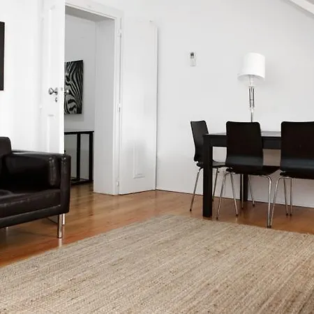 Freedom Serviced - Cais Do Sodre *