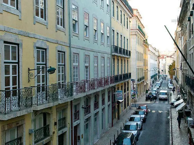 Freedom Serviced - Cais Do Sodre